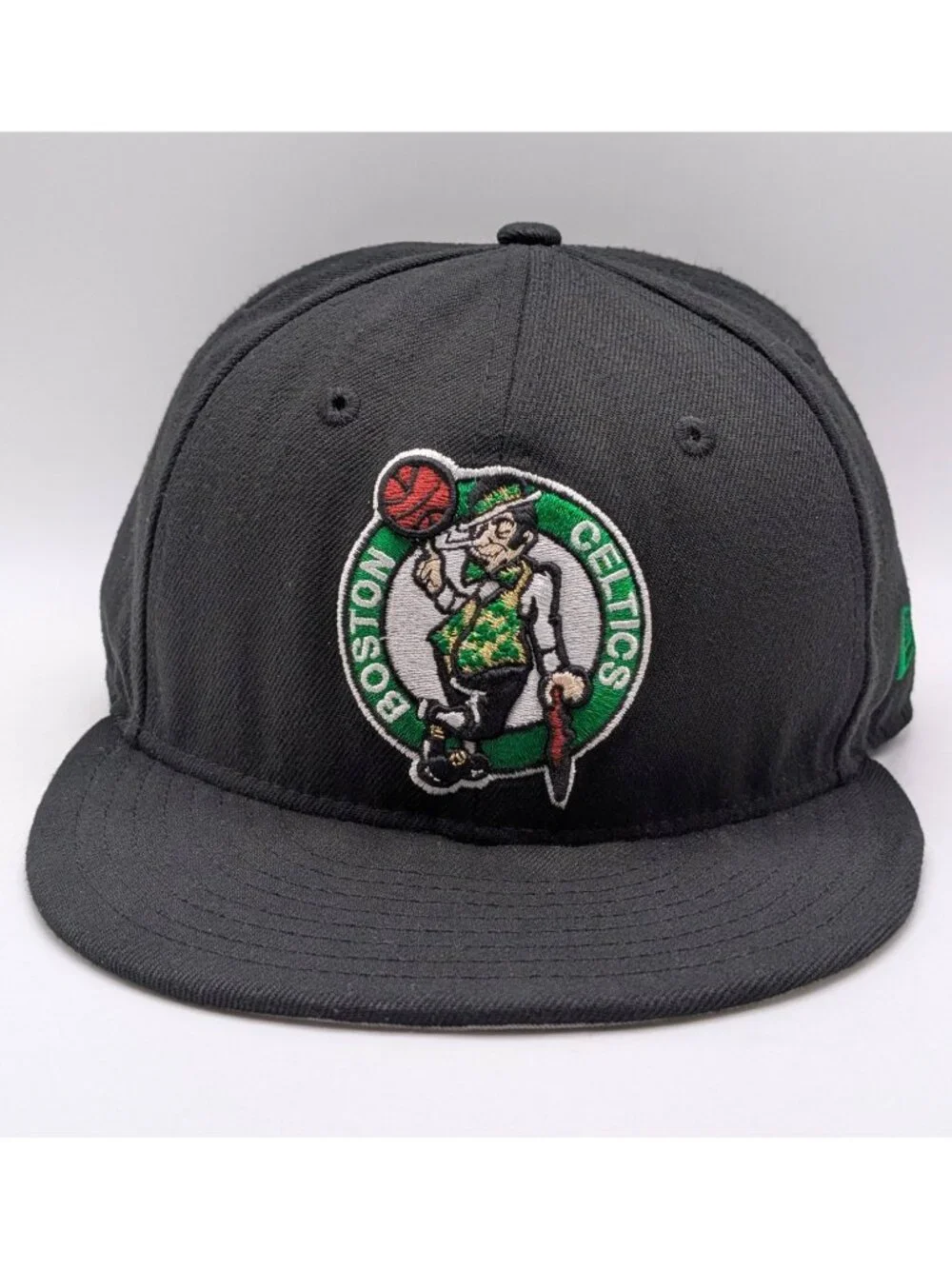 Boston Celtics New Era Men's Size 7 3/8 Fitted Flat Bill Hat Cap NBA Basketball